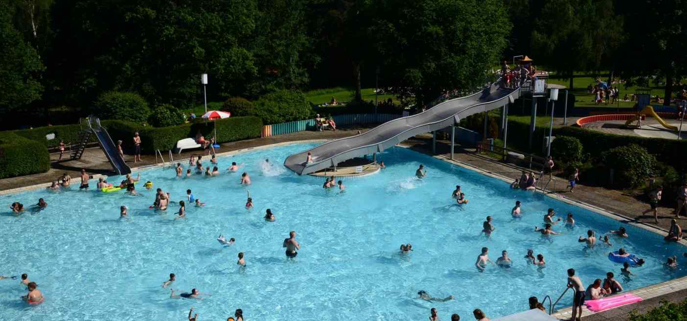 Das Nichtschwimmerbecken Hochbetrieb herrschte an den vergangenen Tagen besonders im Nichtschwimmerbecken des Pleysteiner Freibads. In den ersten vier Wochen kamen bisher 9000 Besucher mehr als im Vorjahreszeitraum